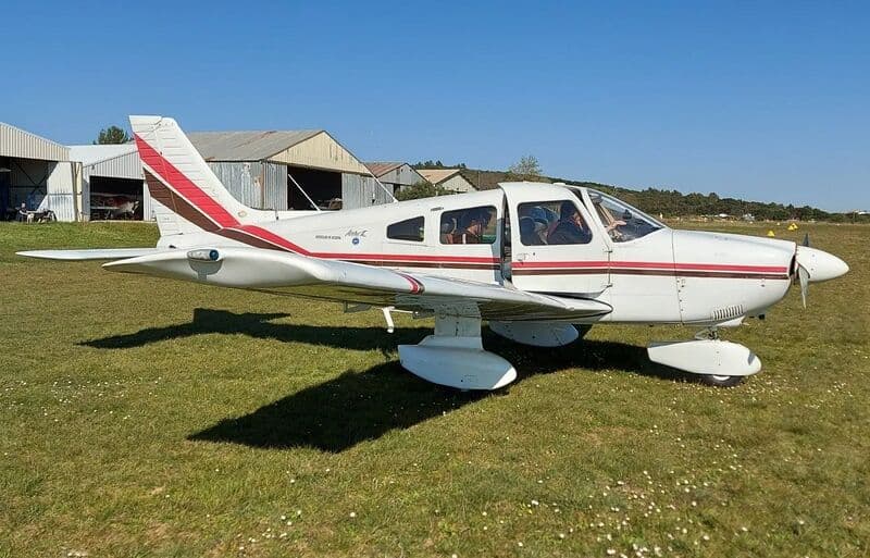 PA28 Arrow — F-GFZV